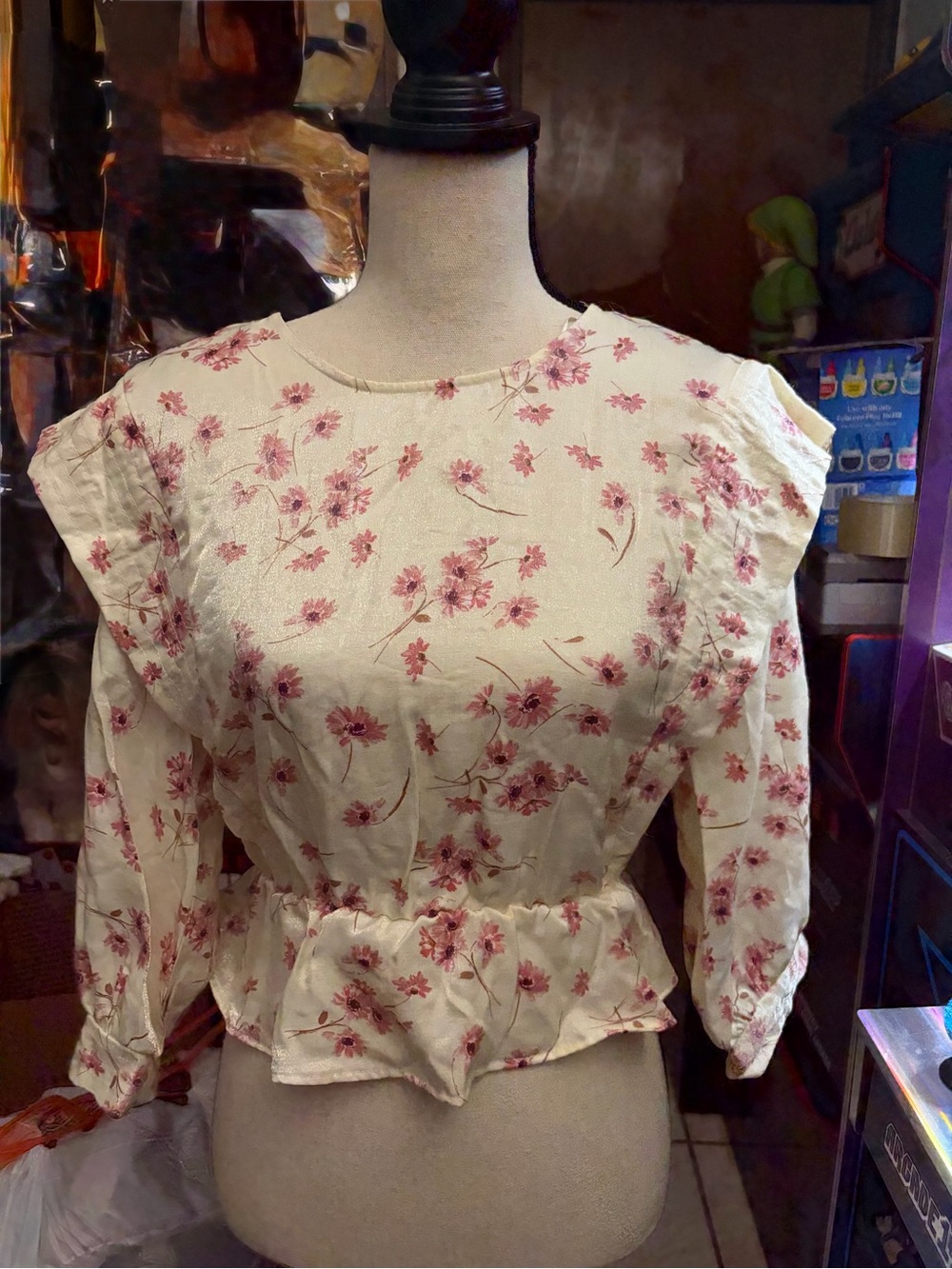 Zara White floral blouse with flowers, ruffle detailing and tie waist size S